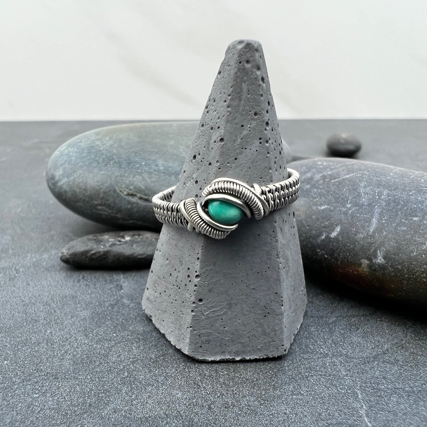 Turquoise Sterling Silver Ring - Intricate Wire Ring - US6